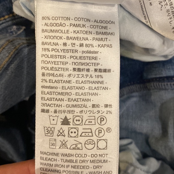 Levi’s plus size Jean shorts EUC - Picture 5 of 5